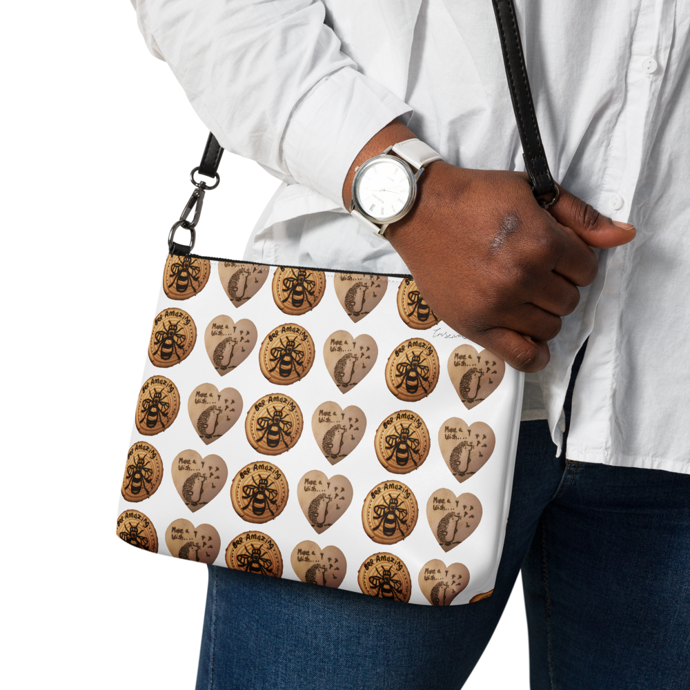 🌿 Wooden Wildlife Crossbody bag